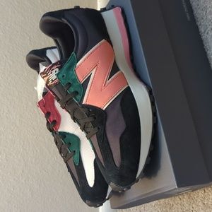 New balance 327 size 10.5